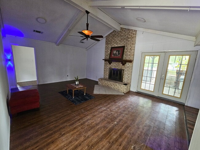 Photo - 115 Sylvia St