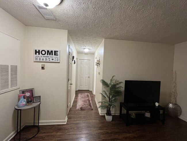 Photo - 1808 State St Unit 305