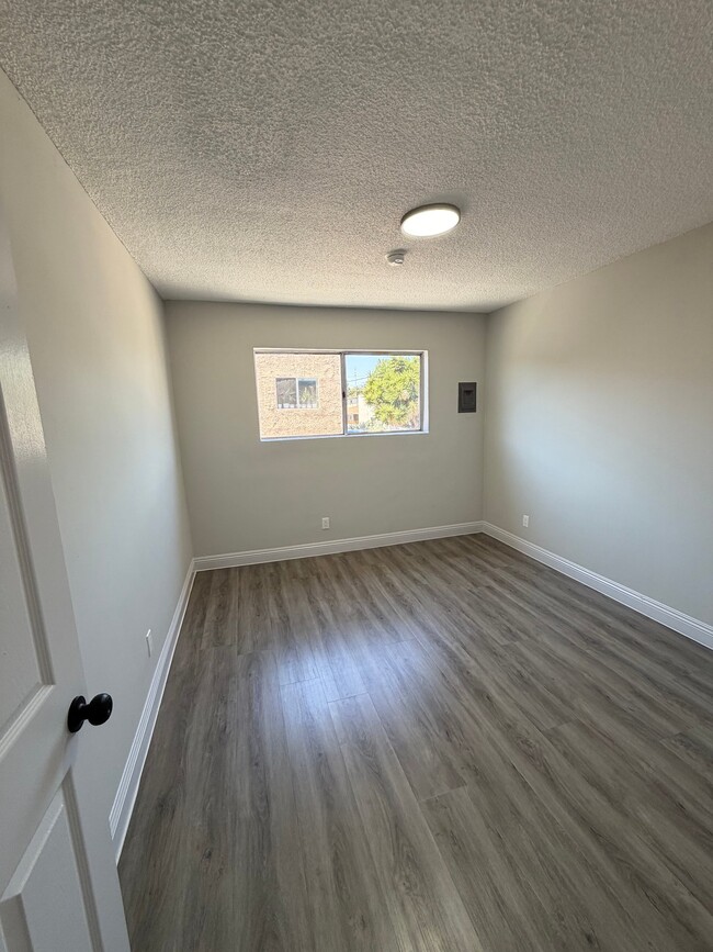 Photo - 609 W 94th St Unidad 8