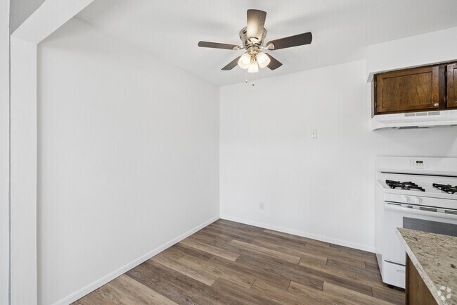 1BR, 1BA - 650SF - Dining Area