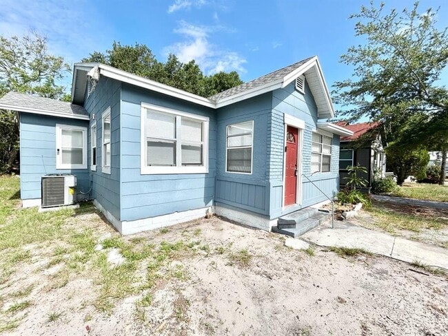 Photo - 1311 Prescott St S