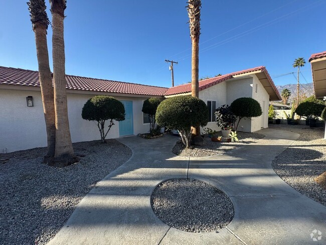 Building Photo - AVAILABLE NOW!!! 2 Bedroom / 2 Bath Apartm... Unit 103 Rental