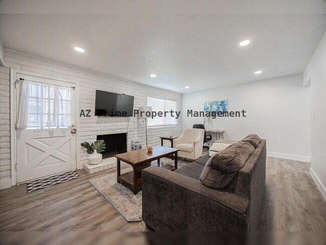 Photo - 3031 S Rural Rd Unidad APT 9