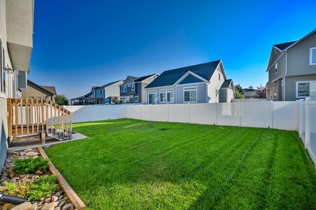 1113 Meadow Walk Dr