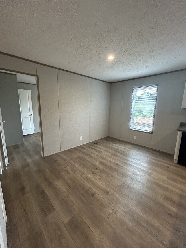 Photo - 206 Angel Ct