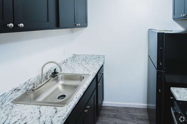 1BR, 1BA - 642SF - Kitchen