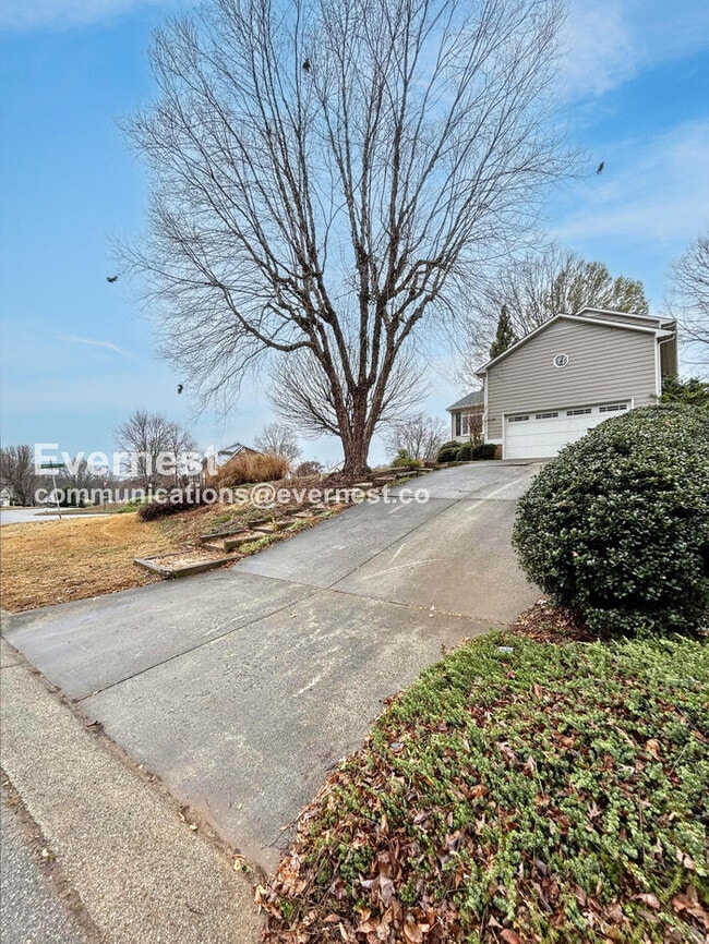 Photo - 3501 Shaker Dr