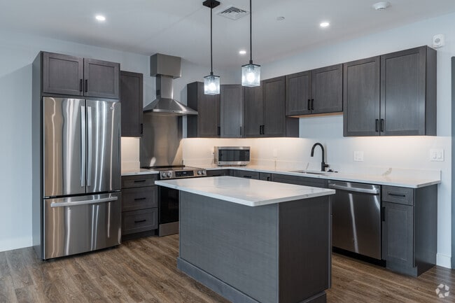 1 BR, 1BA - 703 SF - Kitchen - 21 Summer St