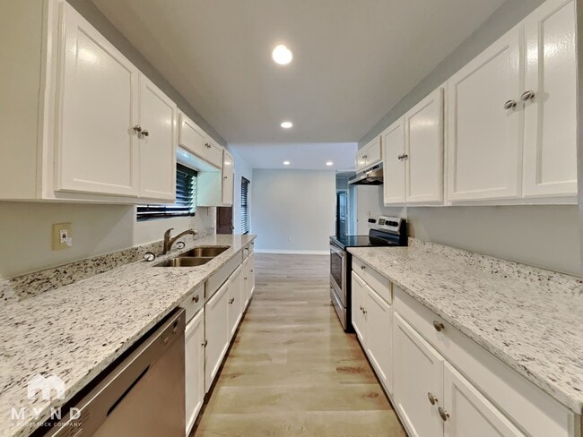 Photo - 11807 Roandale Dr
