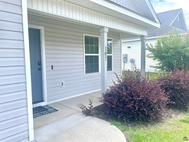 Photo - 107 Jaybee Dr