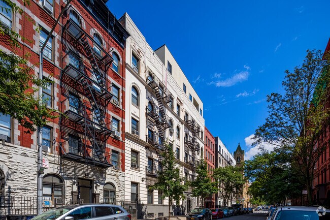 Photo - 215 W 105th St