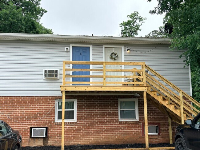 Building Photo - 6247 Jefferson Park Rd Unit E