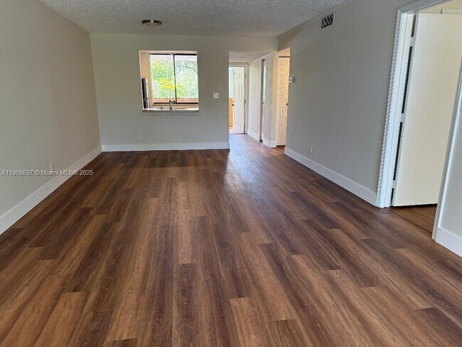 Photo - 8592 W Sunrise Blvd Unidad 214