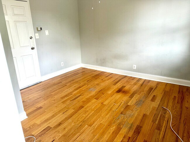 Photo - 1431 John St Unit 2R