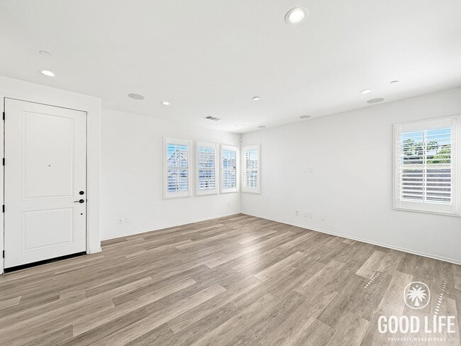 Photo - Stunning 2000+ sqft  4B/3BA Home in a Great Community!