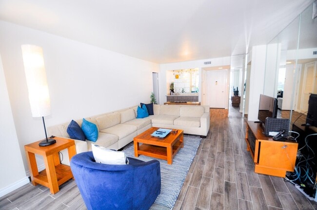 Photo - 1770 Avenida del Mundo Unidad 706