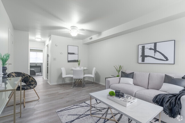 1BR, 1BA - 605SF Living Room
