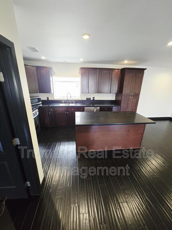 Photo - 12426 Moorpark St Unit E