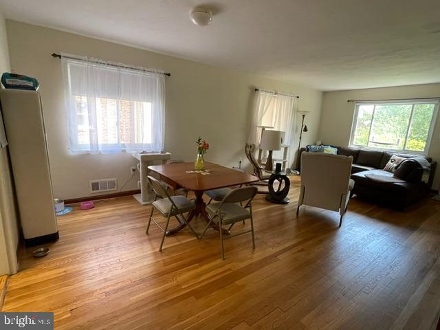 Photo - 4 E Chapman St