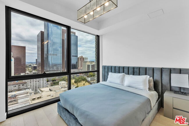 Photo - 400 S Broadway Unidad 2410