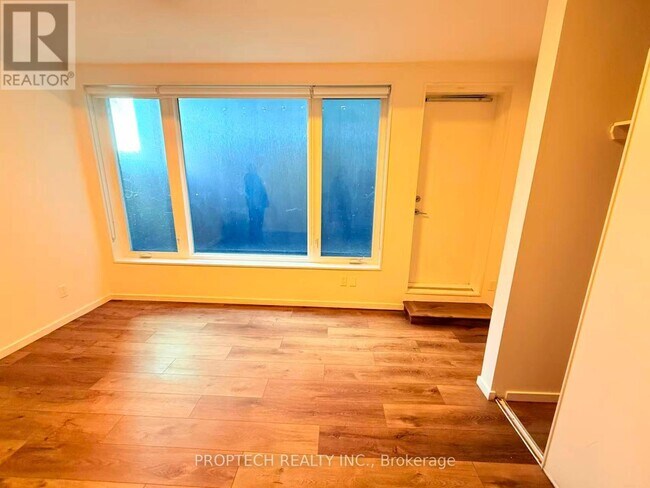 377 Broadview Ave Unit 206