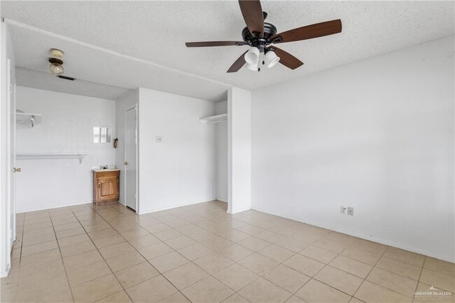 Photo - 13 Forest Hills Unit 17