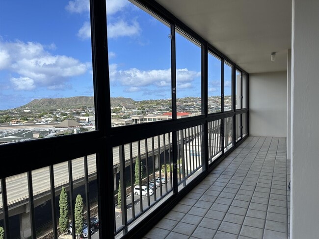 Photo - 4300 Waialae Ave