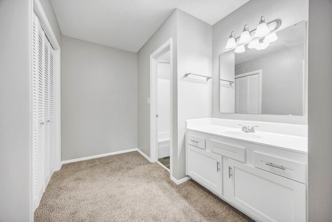 Photo - Landmark Woods Apartment Homes