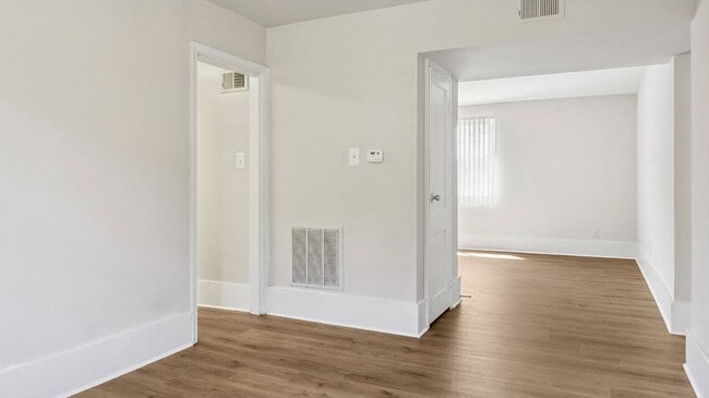 Photo - The Barrington Apartments