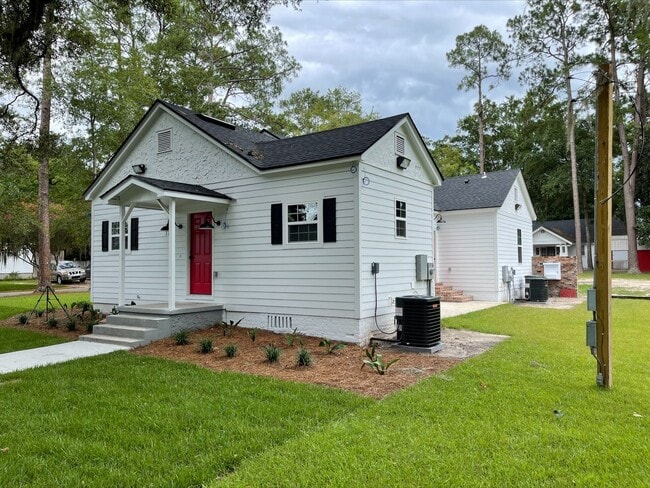 1112-B North Toombs Street Front View - 1112 N Toombs St Unit B