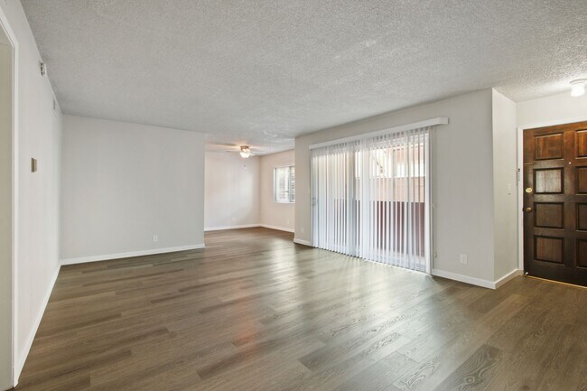 Photo - 1111 17th St #D in Santa Monica - North of Wilshire Blvd!