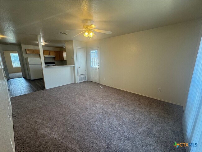 Photo - 4200 Alan Kent Dr Unidad D