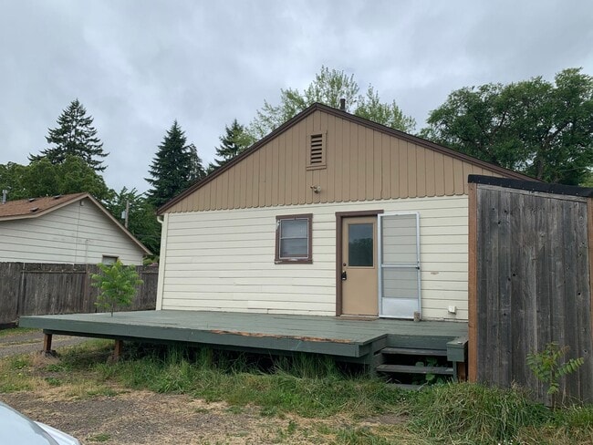 Photo - 2 Bedroom ~ 1 bath Cottage near Campus in serene setting