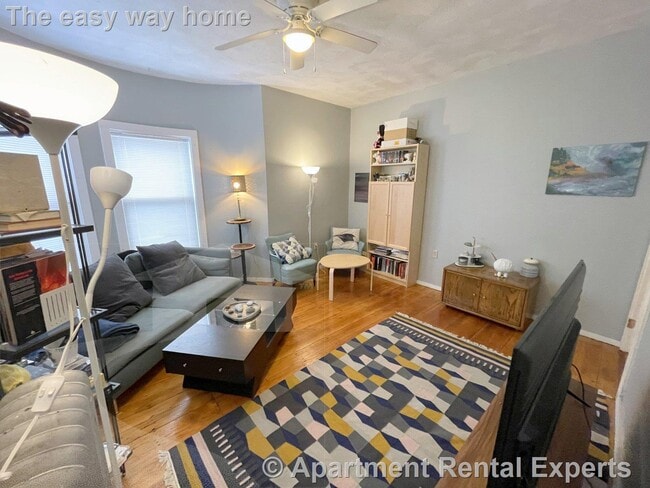 Building Photo - 70 Roseland St Unit #2 Rental