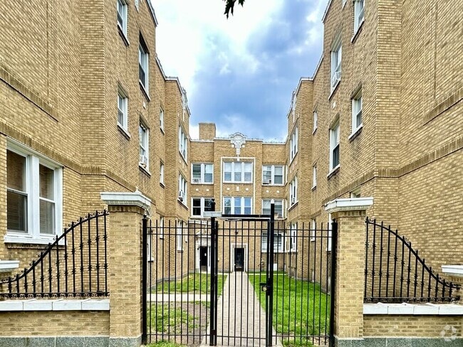 Building Photo - 4751 N Monticello Ave Unit F3 Rental
