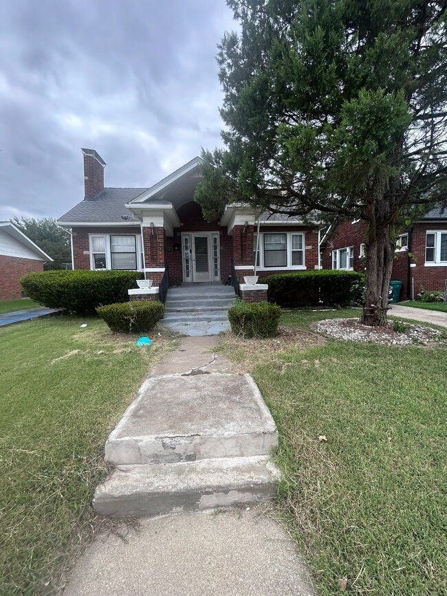 725 N 39th St