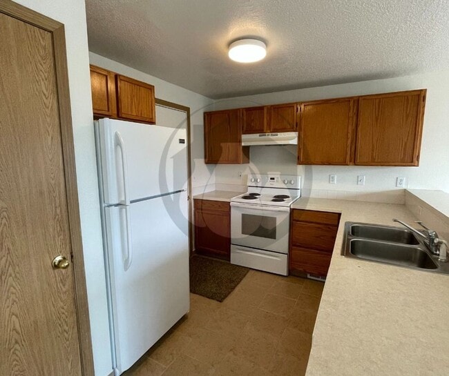 Photo - Charter Triplex #2022-1085 Unit 973