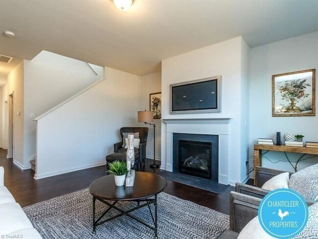 Photo - 1313 Achonechy Trl