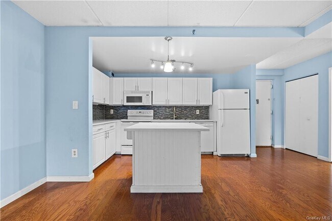 Photo - 123 Mamaroneck Ave Unit 214