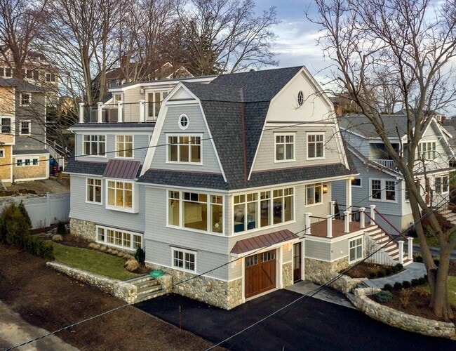 Building Photo - 25 Cushing Ave