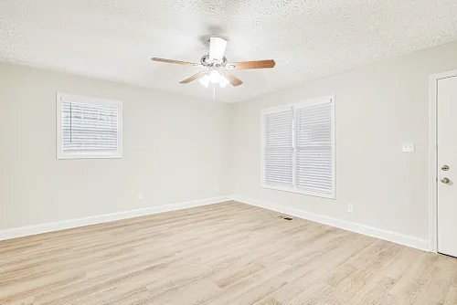 Photo - 5485 Pine Dr SW