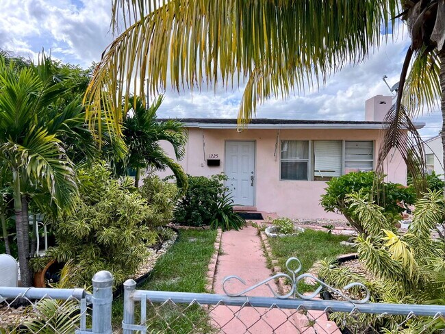 Photo - Spacious Master Bedroom Shared Living Spac...