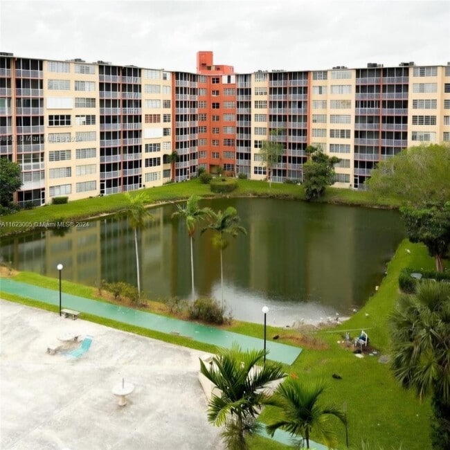 Photo - 1780 NE 191st St Unit 606-2