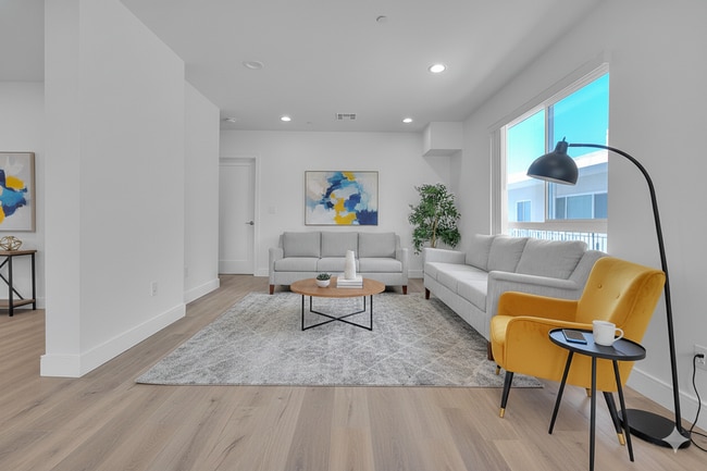 Photo - 11726 Hamlin St Unidad 11726.5