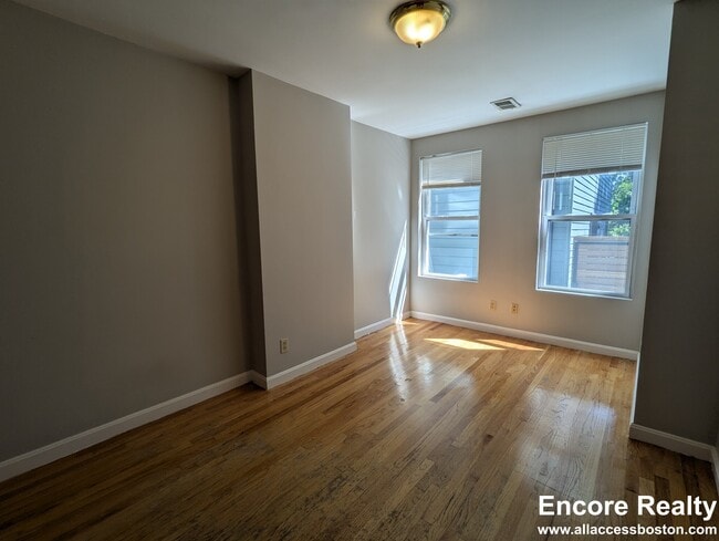 Photo - 344 Putnam Ave Unit 2