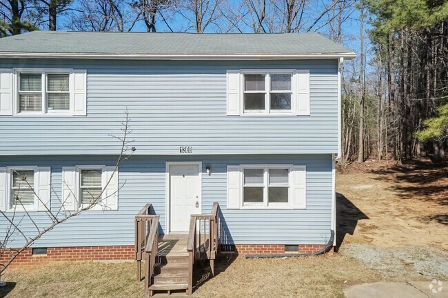 Building Photo - Move In Ready Two Bedroom Home!