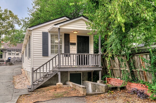 1444 Heard Ave