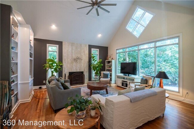 Photo - 4 br, 3.5 bath House - 684 Highland Road