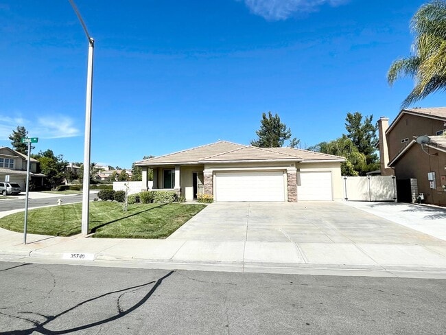 Building Photo - 35740 Coral Dr