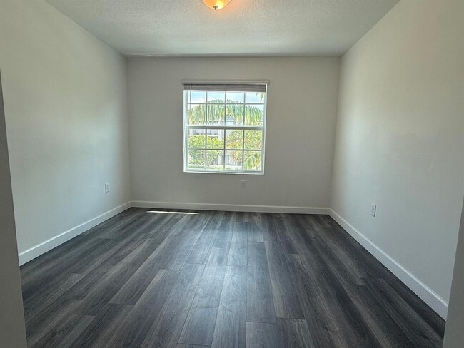 Photo - 6907 Broadwater Ln